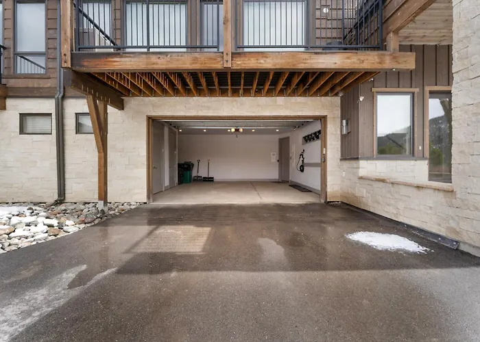 4 Bedrooms