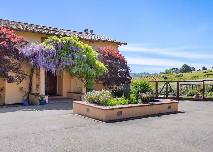 5 Acre Villa Retreat With Vineyard Pool Spa & Amazing Views Of Sonoma County