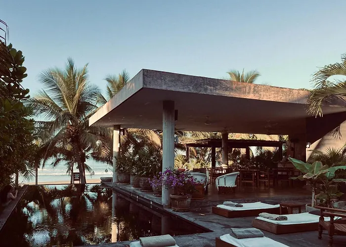 Hotels with pool Lo Sereno Casa De Playa