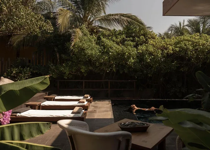 Hotels with pool Lo Sereno Casa De Playa