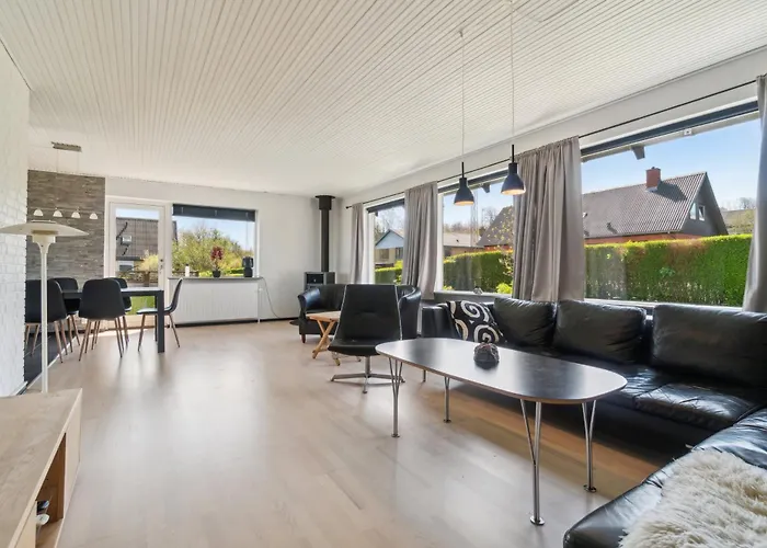 Modern Holiday Home With Sea View In Tejn