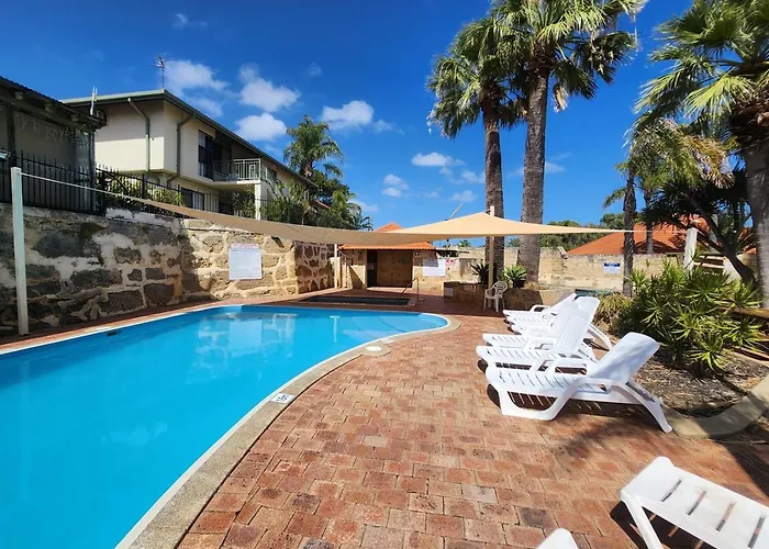 Poolside Retreat 250M From Beach Resort Facilities