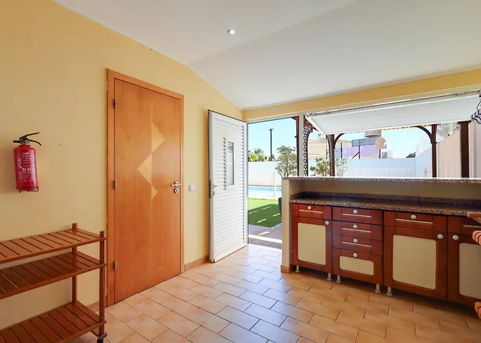 Solar Do Castelo Villa With Pool & Private Studio