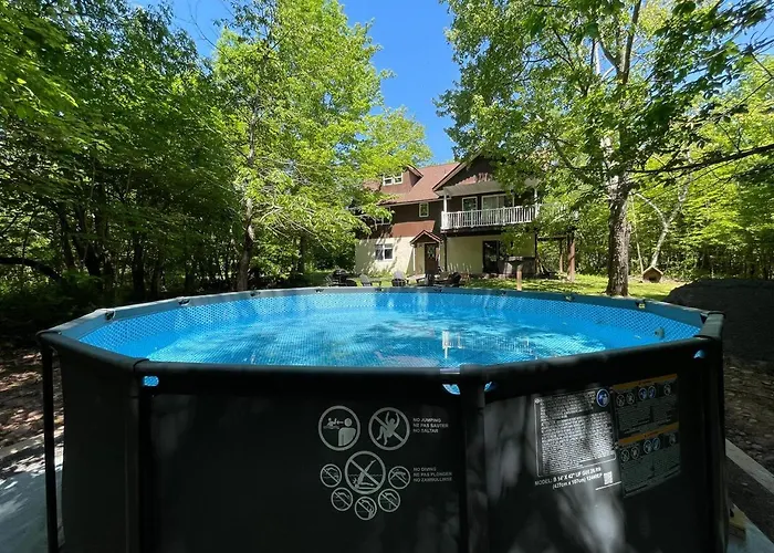 Luxury Mountain Villa - 3 Bedroom, Hot-Tub, Fire-Pit