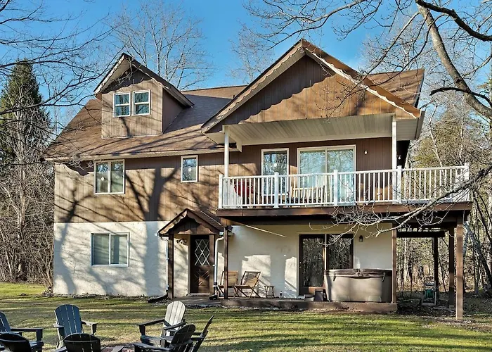 Luxury Mountain Villa - 3 Bedroom, Hot-Tub, Fire-Pit