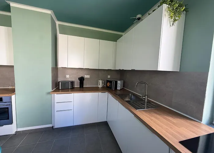 Leipzig Garden Rooms - Near Lake & Easy Parking