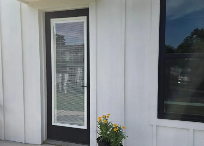 New Lux Cottage By Lake, King Bed, Full Kit, Wi-Fi