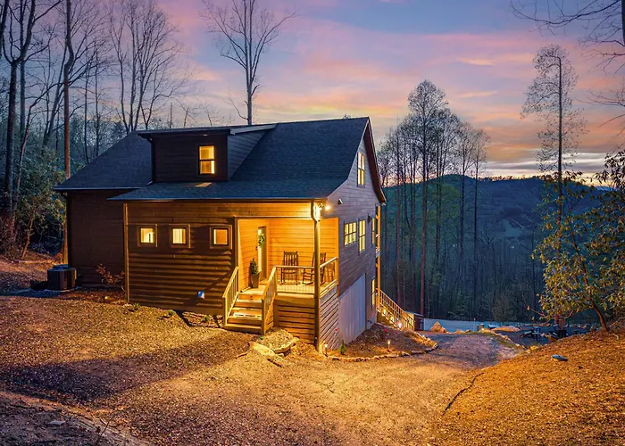 Luxury Mtn Retreat Near Boone & West Jefferson Hot Tub