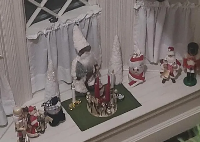Joyful Manor