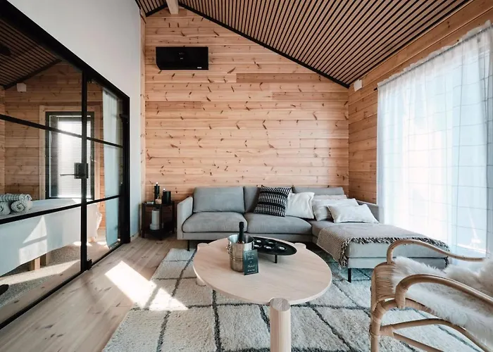 Villa Lillan With Jacuzzi And Sauna