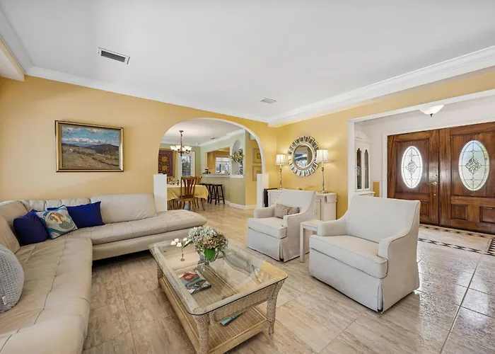 Private Pool, 3 Bedrooms, 3 Bathrooms, 2 Car Garage With Ev Charger, Across From Beach Access