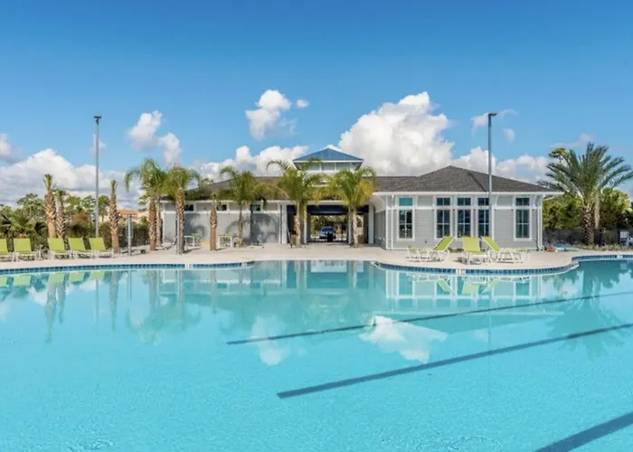 Pretty Townhome With Pools & Hot Tub - Less Than Half-Mile To Beach