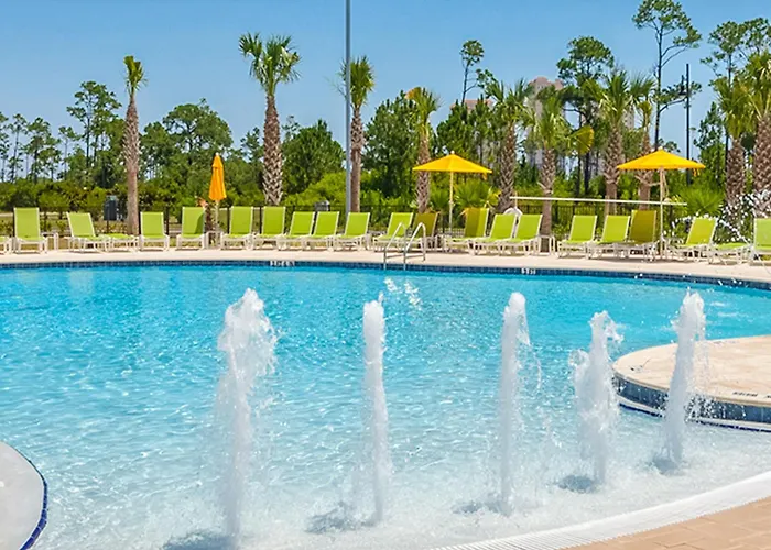 Pretty Townhome With Pools & Hot Tub - Less Than Half-Mile To Beach
