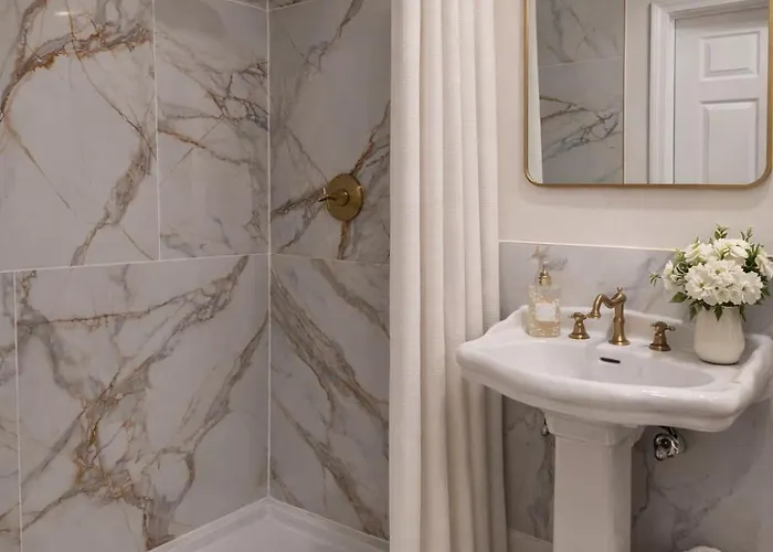Sullivan Heritage 1847 - Queen Room Private Bathroom In A Private Home