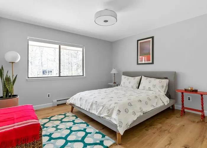 Newly Renovated Montauk House - Walk To The Beach