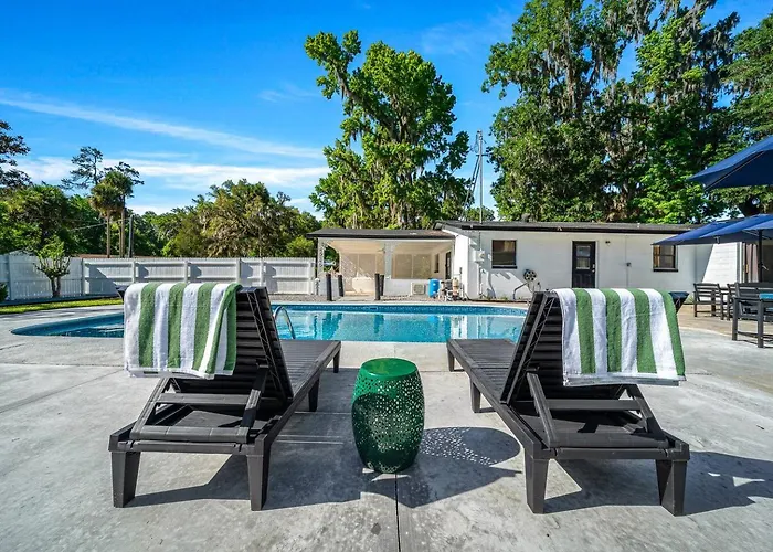 Private Suite | Pool Access | Close To All Ocala!