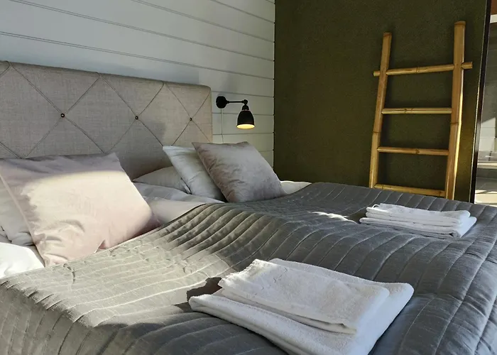 Luksushuvila Yksityisellae Spa-Alueella Ja Jaervinaekoealalla