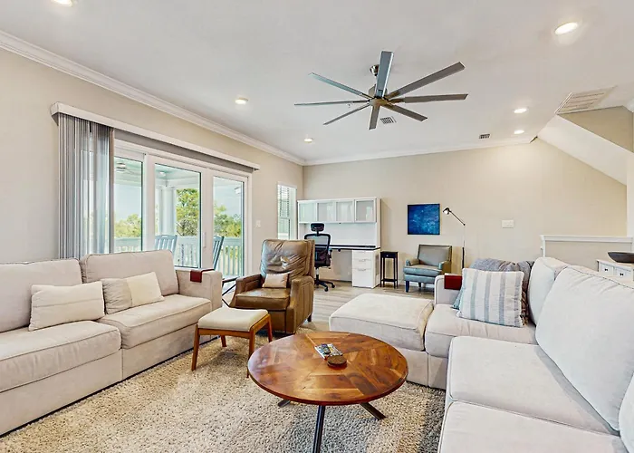 Gorgeous Townhouse Plenty Of Space Lots Of Games Shared Pool Close To Beach