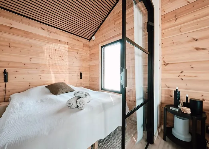 Villa Lillan With Jacuzzi And Sauna
