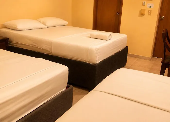 Hostal Cartagonova - Habitaciones Privadas Y Amplias Cerca A Zonas Turisticas