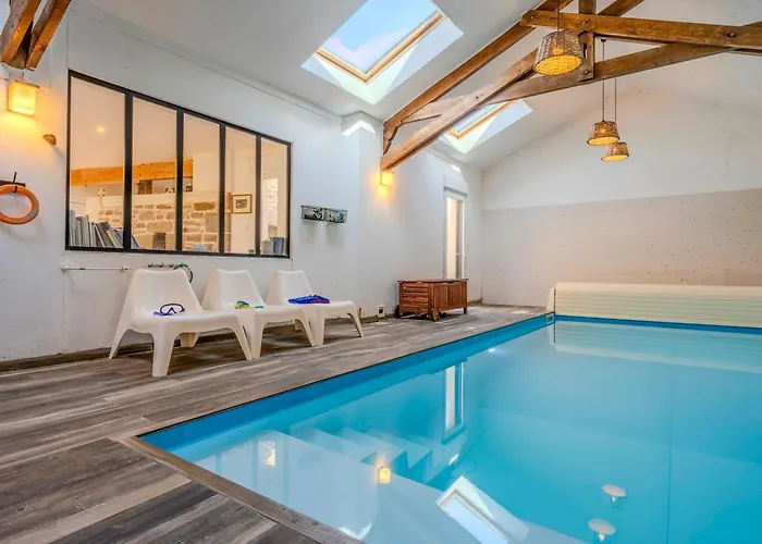 Léonie - Piscine Intérieure