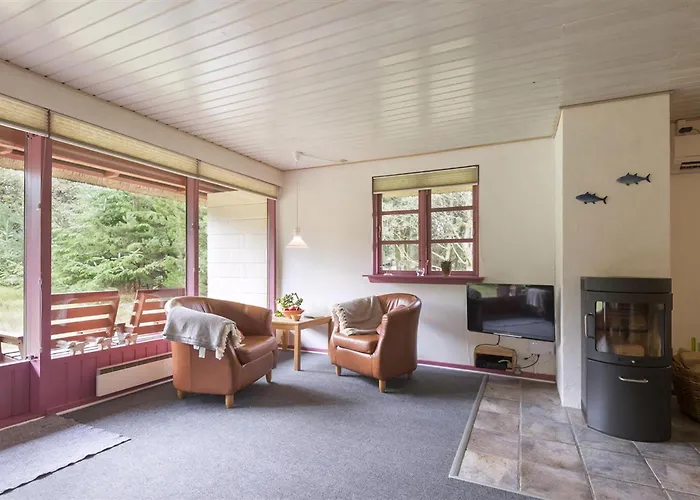 Holiday Home With Thatched Roof And Calm