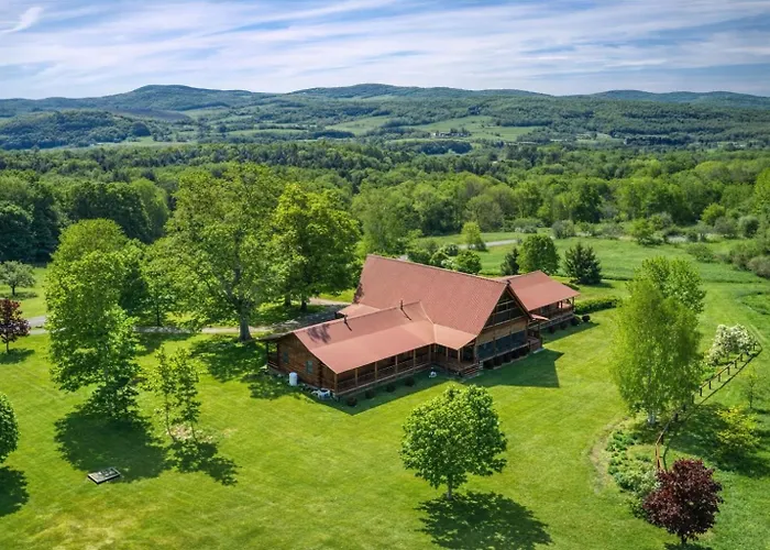 Luxurious 4-Bedroom Log Cabin Sleeps 13 Close To Cooperstown, Ny
