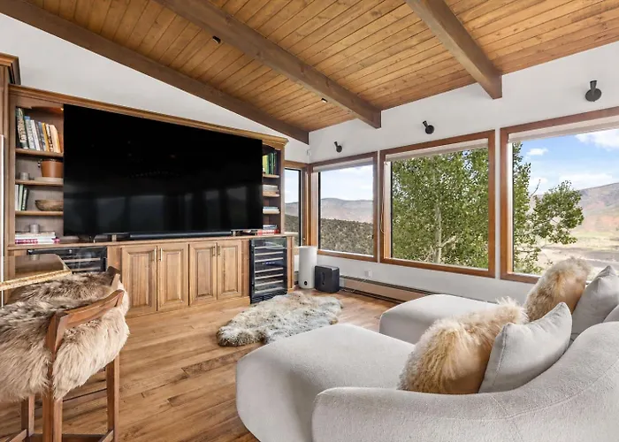 4-Bedroom Private Mountain Retreat