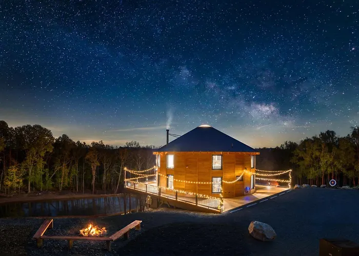 Luray Yurt - World'S Largest Yurt - Sleeps 16, Hot Tub, Sauna, Pond
