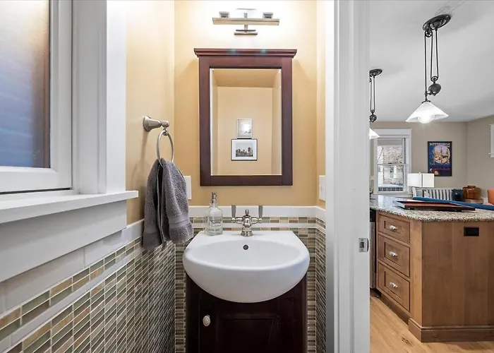 Shadyside Townhome