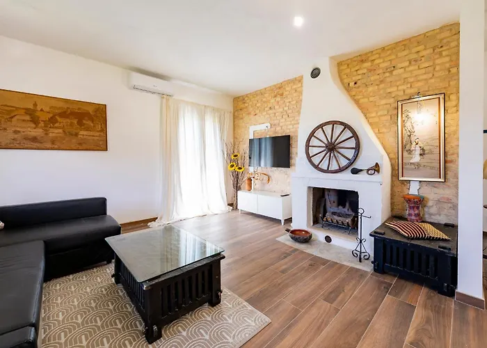 Guesthost - Barni House