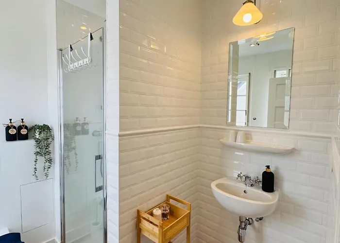 Stijlvolle Slaapkamers Met Privebadkamer In Concessiewijk, Op Een Steenworp Van Het Strand
