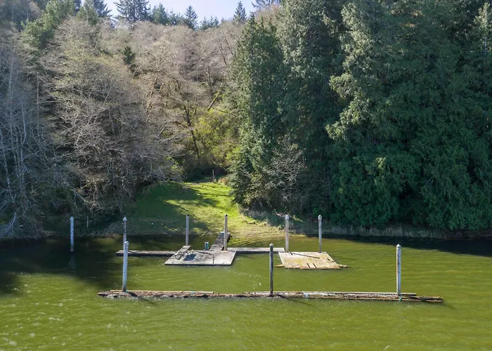 Ten Mile Lake Villa