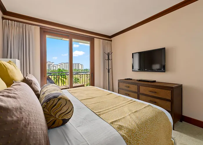 Hale Alani Resort-Style Stay