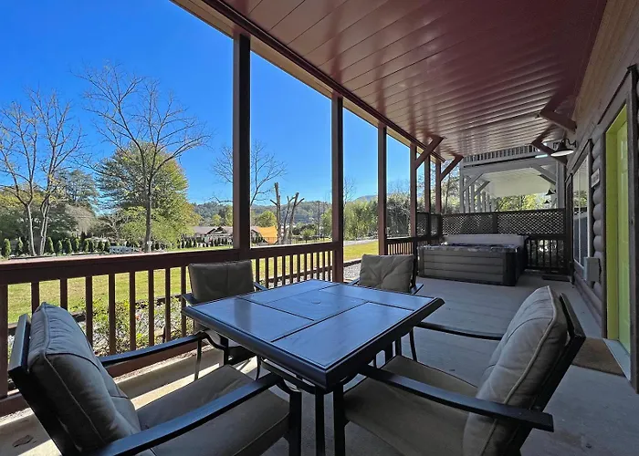 Cozy Cabin- One Bedroom In Downtown Bryson City
