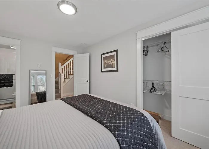 Shadyside Townhome