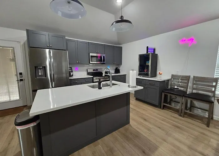 Lovely New Home Near Resort Downtown Ou Hospitals
