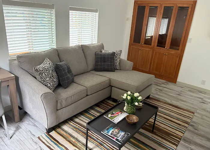 Carmel 1-Bedroom, Home Away From Home