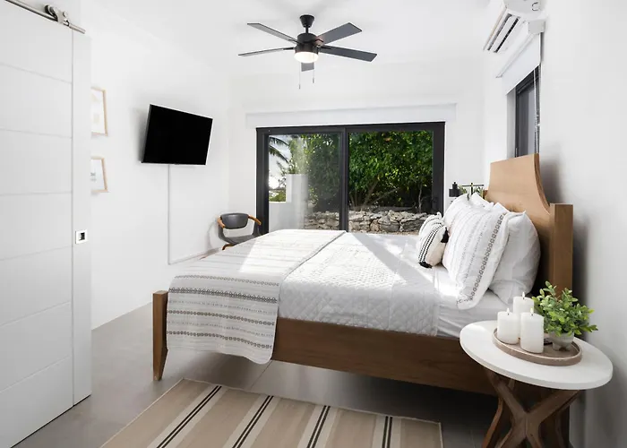 Oceanfront Bliss -3Br Escape