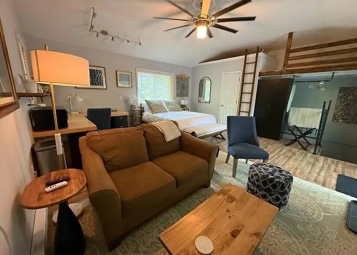 The Artist'S Studio | Guesthouse In Saugerties