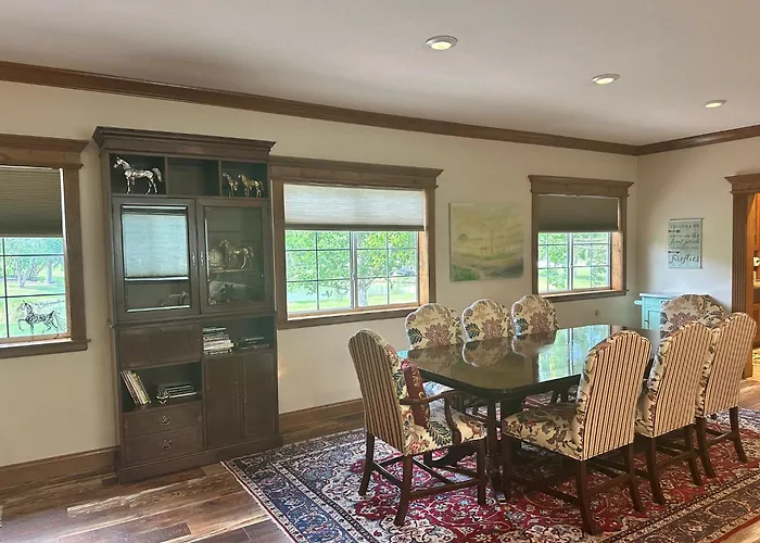 Luxury Barn Loft Overlooking Horse Pasture