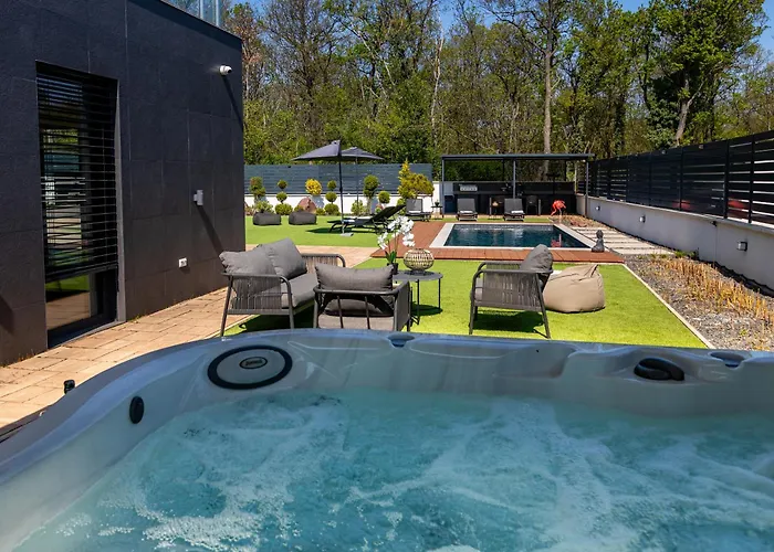 Villa Porta Verde - Private Pool Jacuzzi