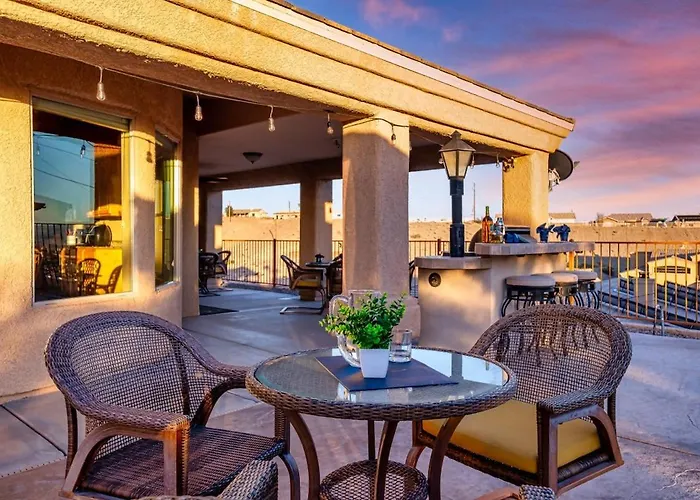 Casa Amigo - Pool, Spa, Backyard Oasis, Parking