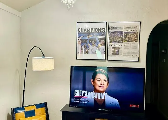 Thunder Up Loft Garage Apt 10 Min To Downtown