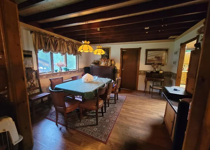 Wine And Roses Farm House