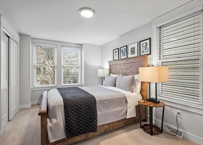 Shadyside Townhome