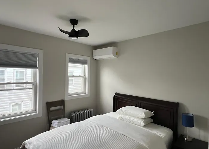 Airport And Boston Room