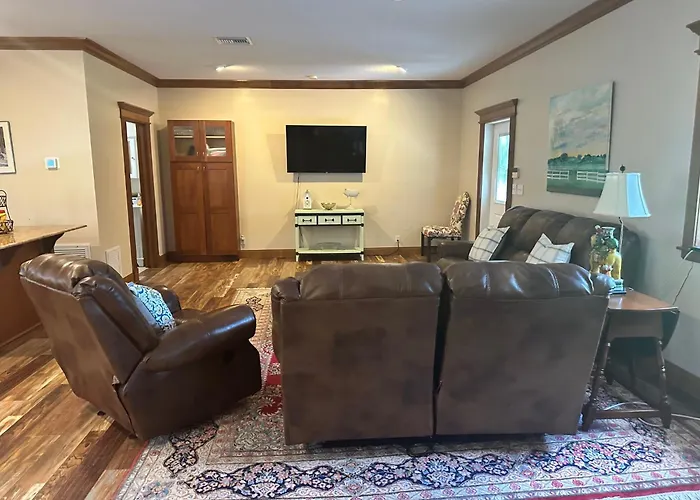 Luxury Barn Loft Overlooking Horse Pasture