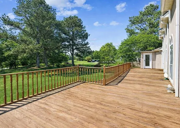 Outer Access Room In Family Home