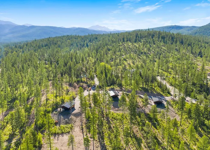 Glacier Luxury Retreat Elk View Cabin 1